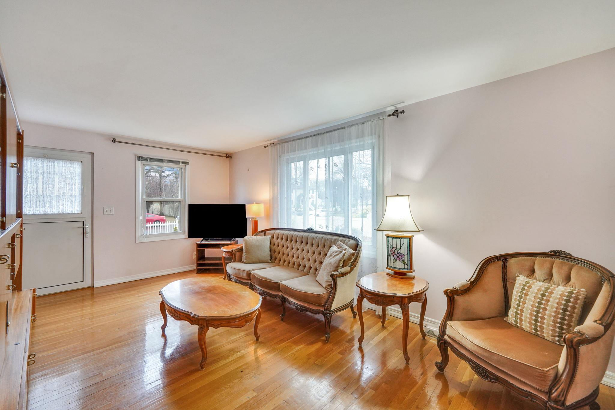 622 Sandra Avenue Ave, West Islip, New York image 6