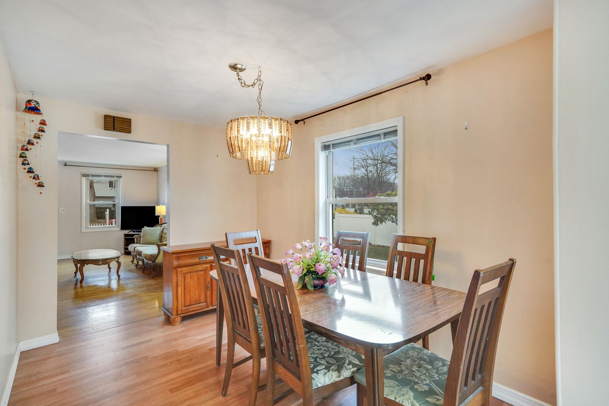 622 Sandra Avenue Ave, West Islip, New York image 11