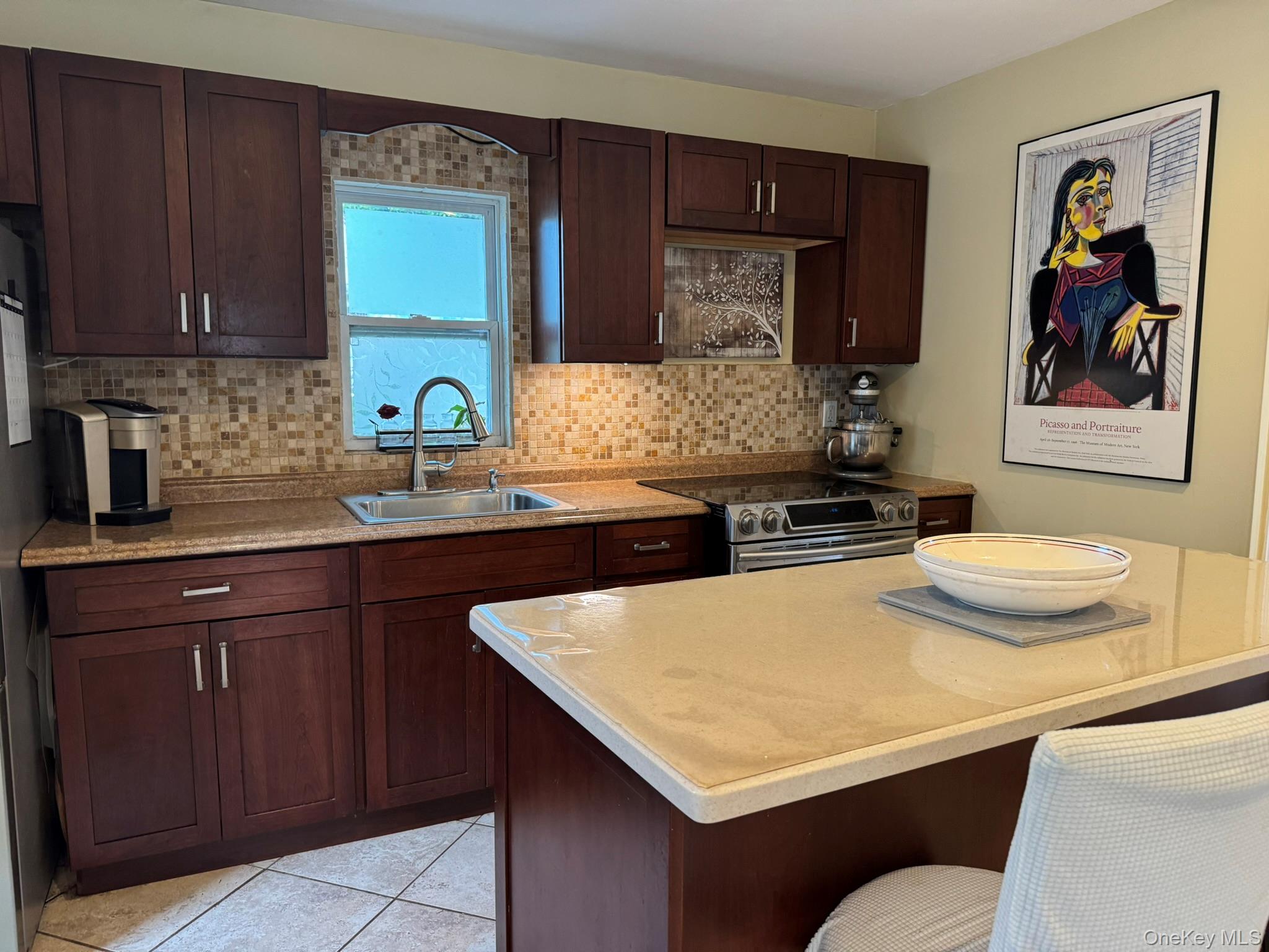 5457 Expressway Drive N