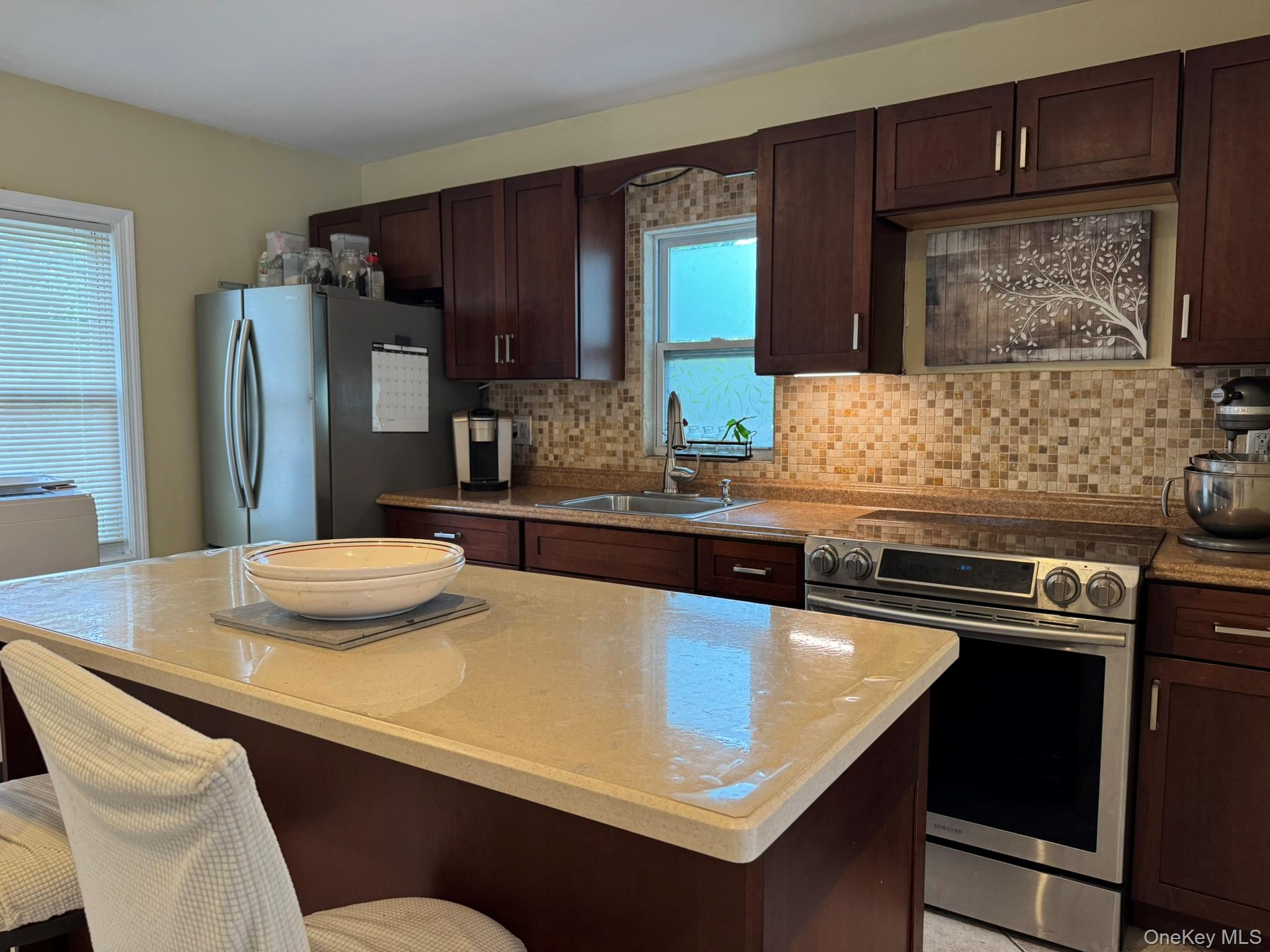 5457 Expressway Drive N