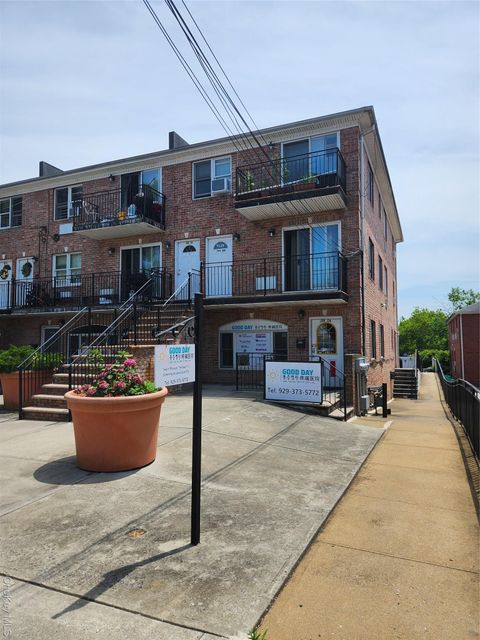 199-04 47 Avenue Flushing NY 11358