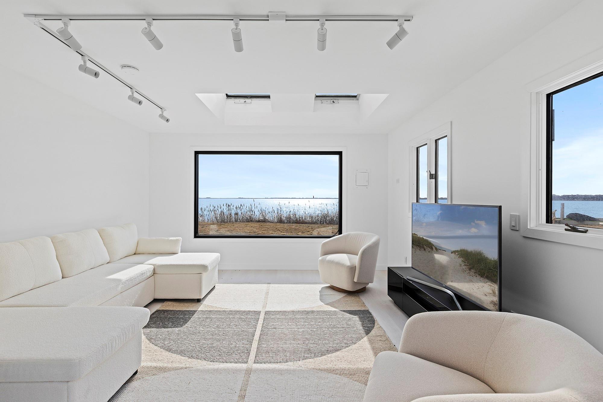 11 Tiana Circle, Hampton Bays, New York image 29