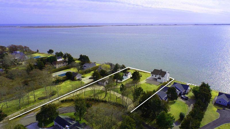 11 Tiana Circle, Hampton Bays, New York image 2