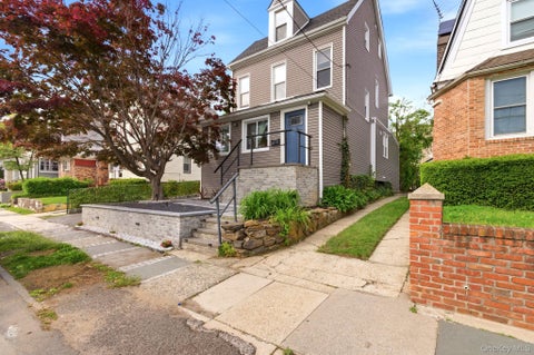 Homes For Sale - 135 Beechwood Avenue<br/> Mount Vernon, NY 10553