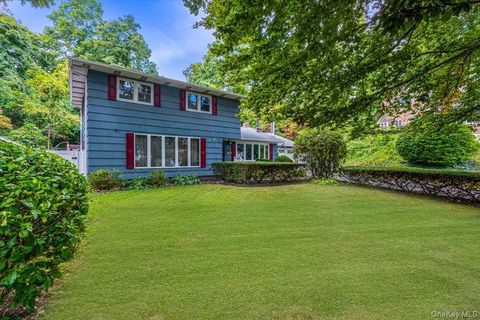 54A Upland East Northport NY 11731