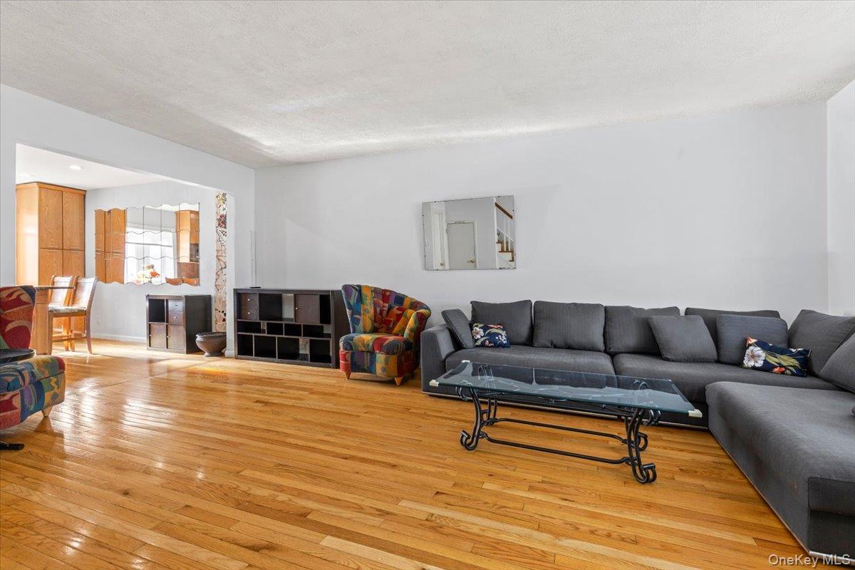 3339 Kingsland Avenue