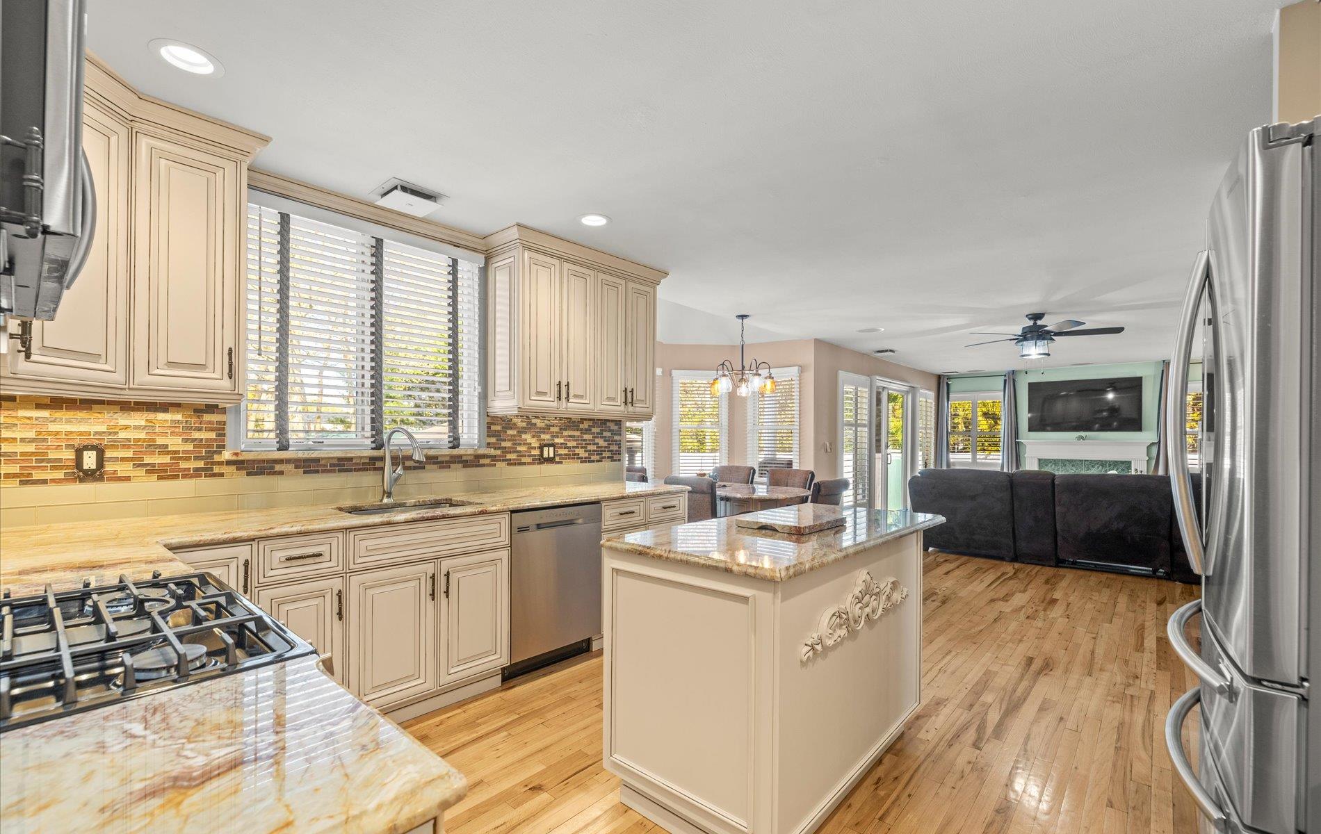 144 Kings Park Road, Commack, New York image 8