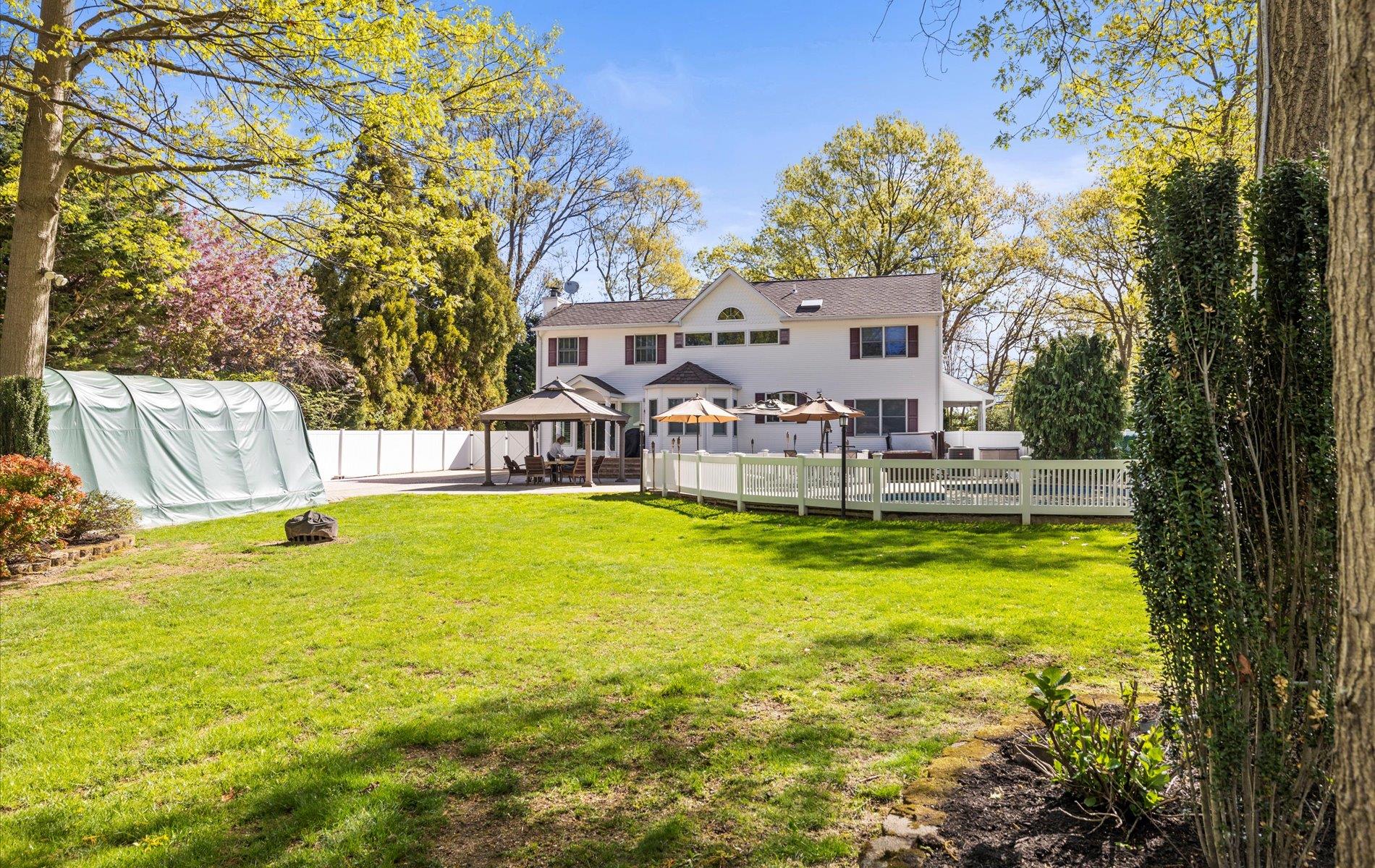 144 Kings Park Road, Commack, New York image 36