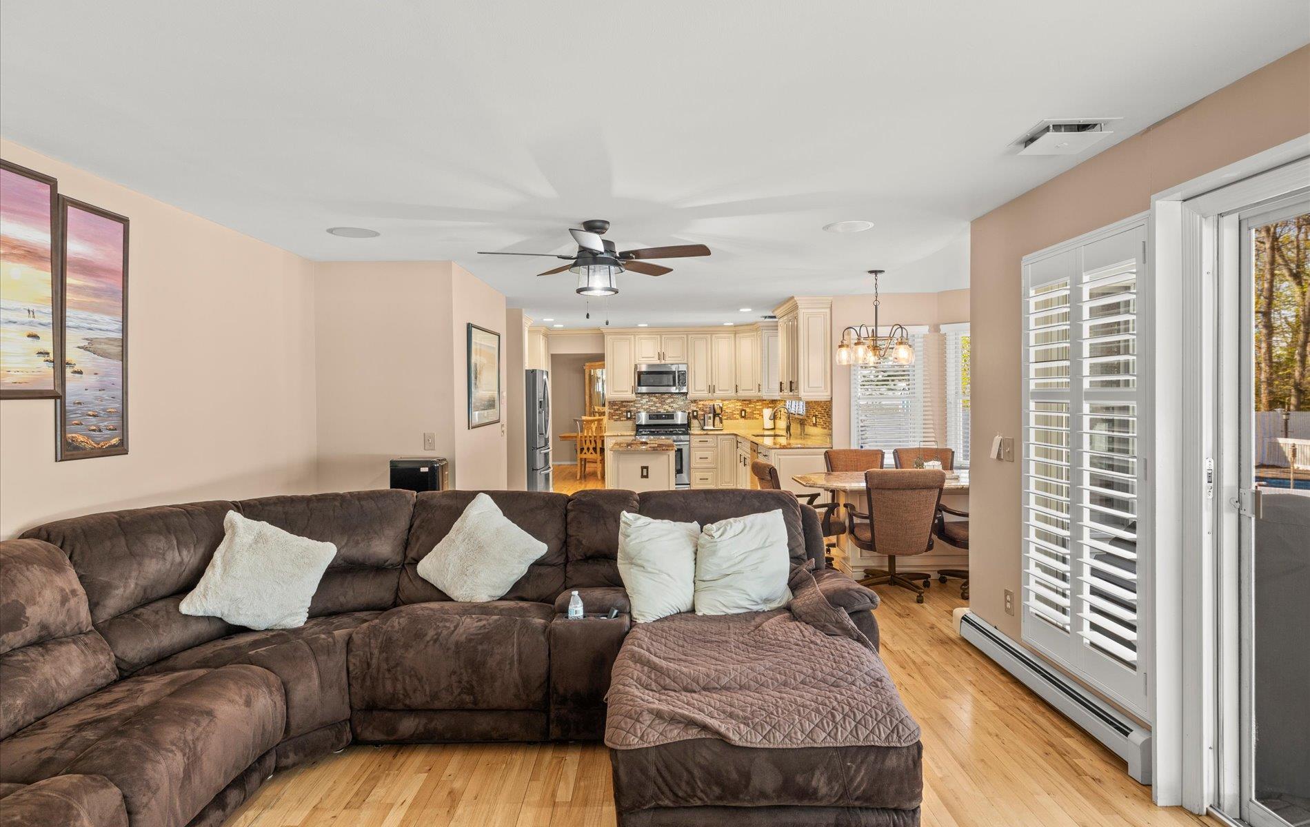 144 Kings Park Road, Commack, New York image 17