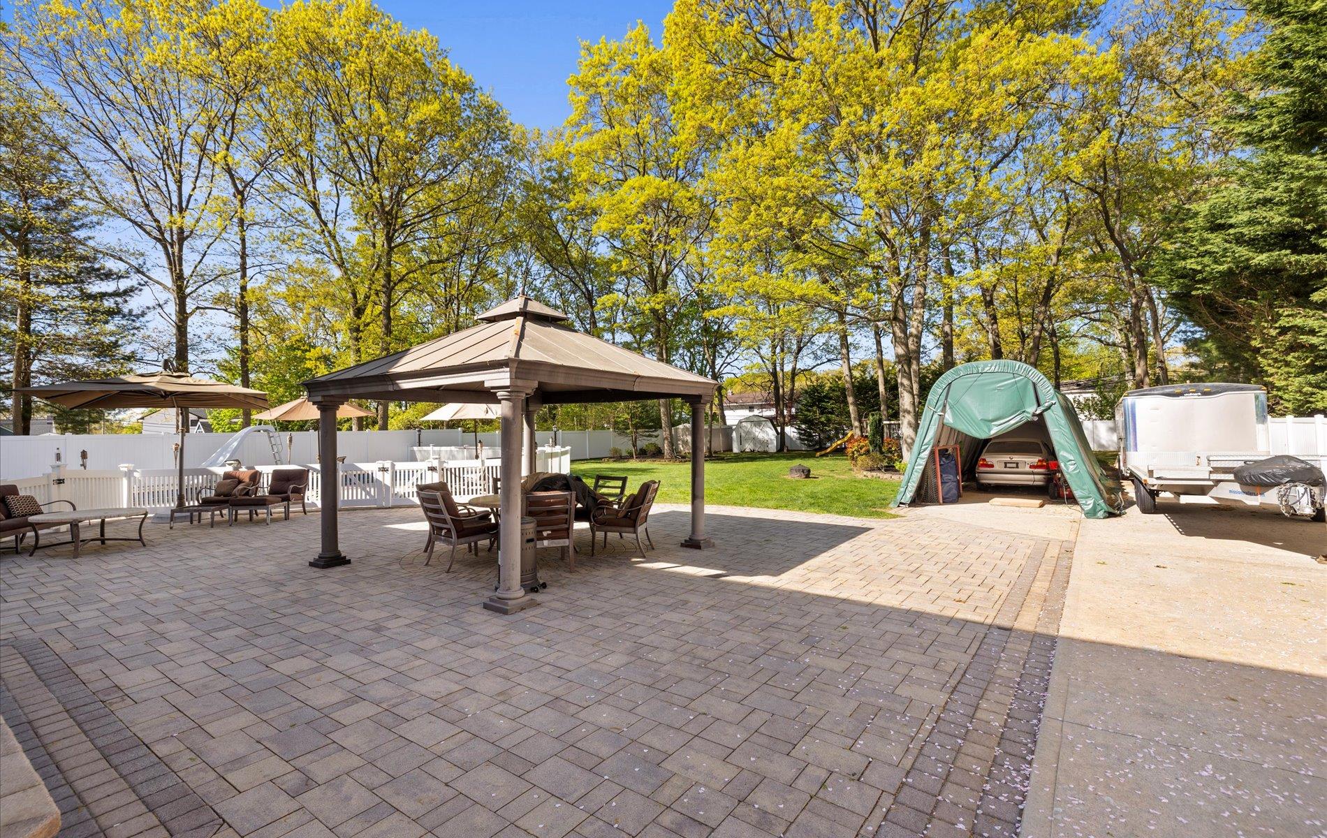 144 Kings Park Road, Commack, New York image 30