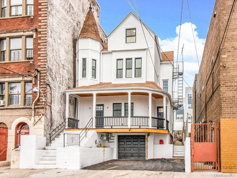 Photo of 154 Woodworth Avenue, Yonkers, NY 10701 (MLS # 968495)