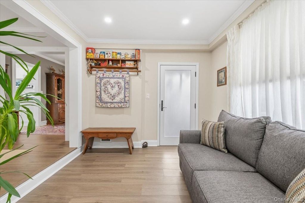 Photo of 112 Longworth Avenue, Woodmere, NY 11598 (MLS # 949580)