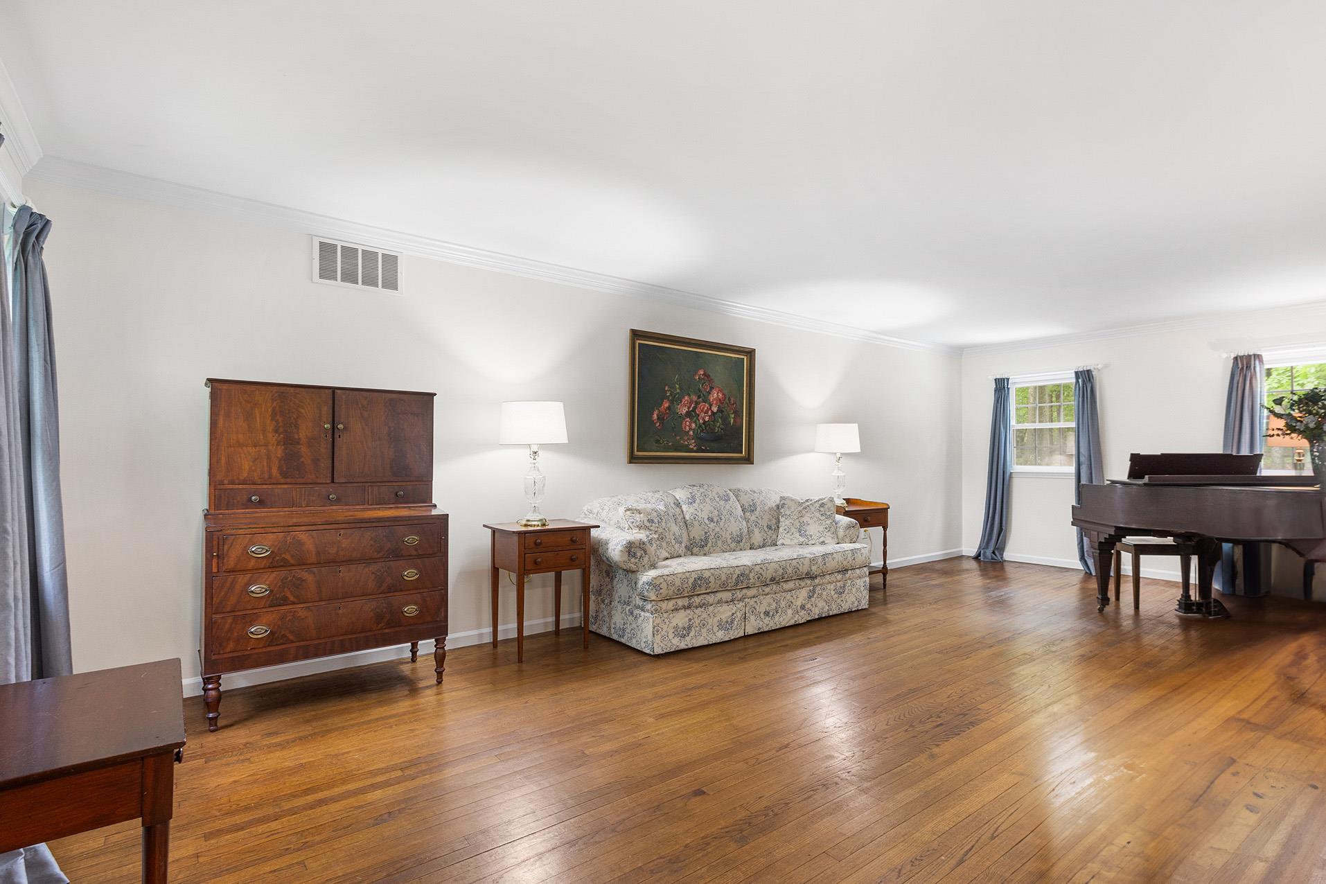 10 Catherine Place, Katonah, New York image 5
