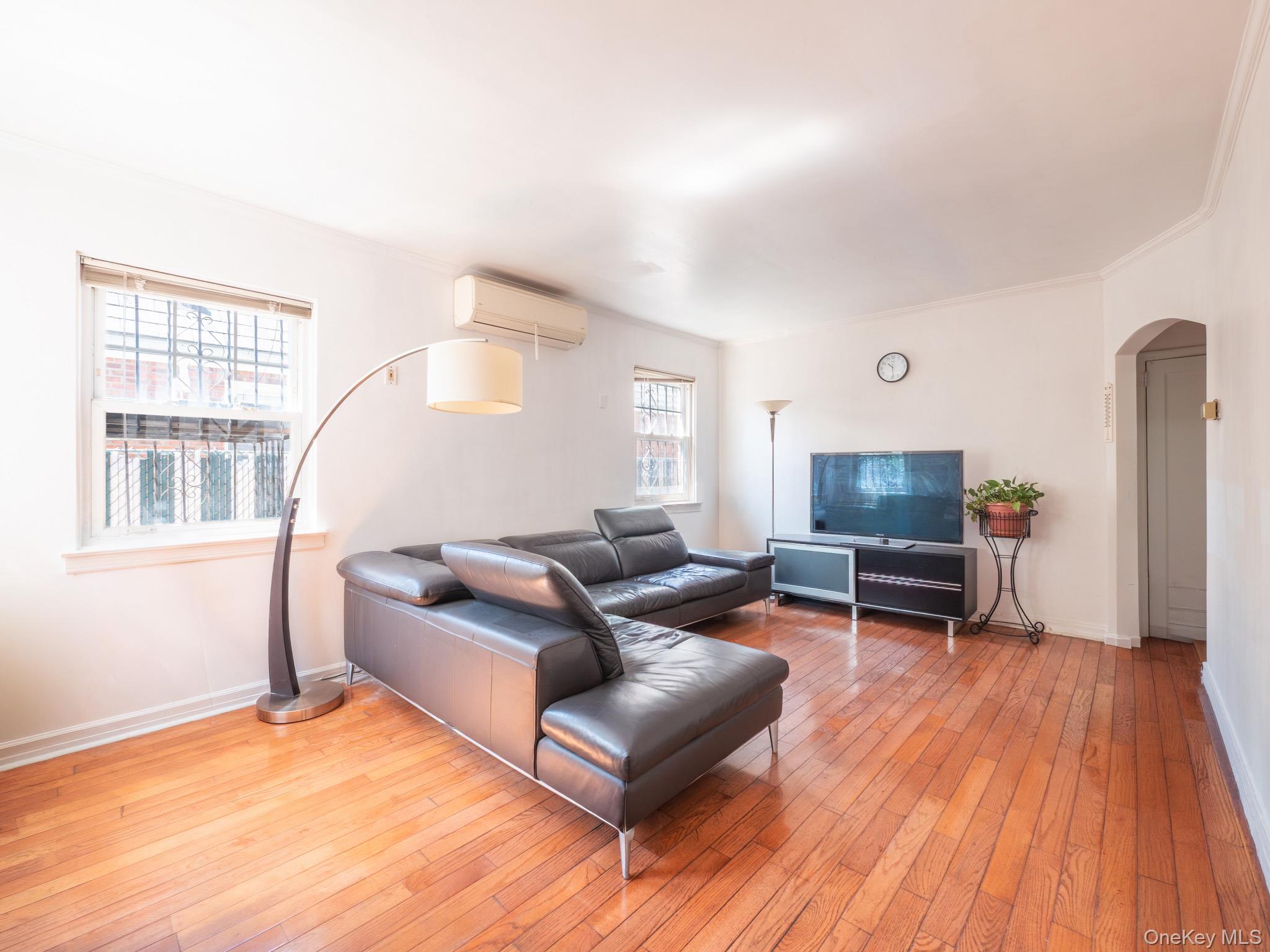 7618 172nd Street - Photo 4