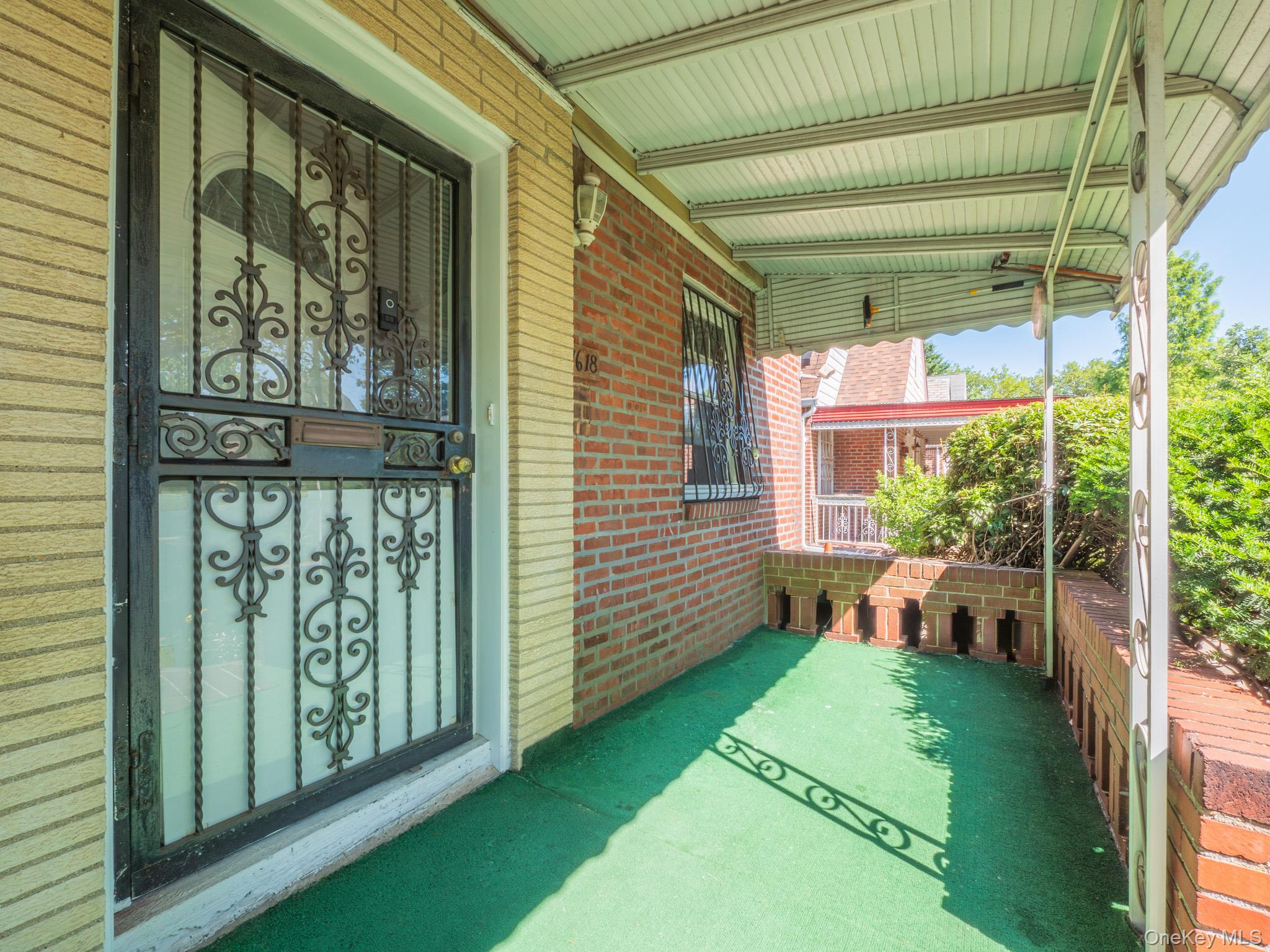 7618 172nd Street - Photo 2