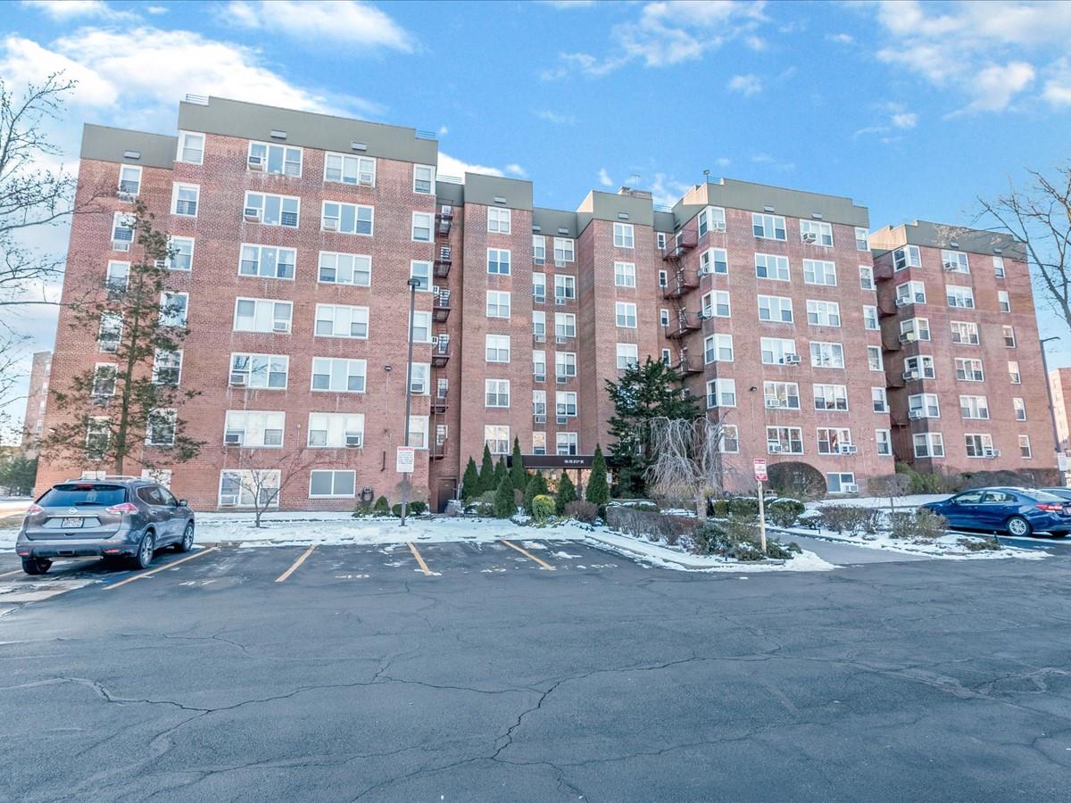 18-70 211 Street #2G, Bayside, New York image 1