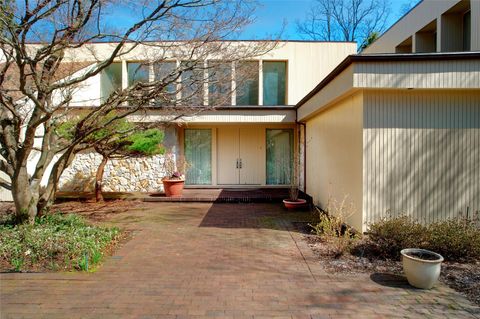 12 Shelter Lane Upper Brookville NY 11545