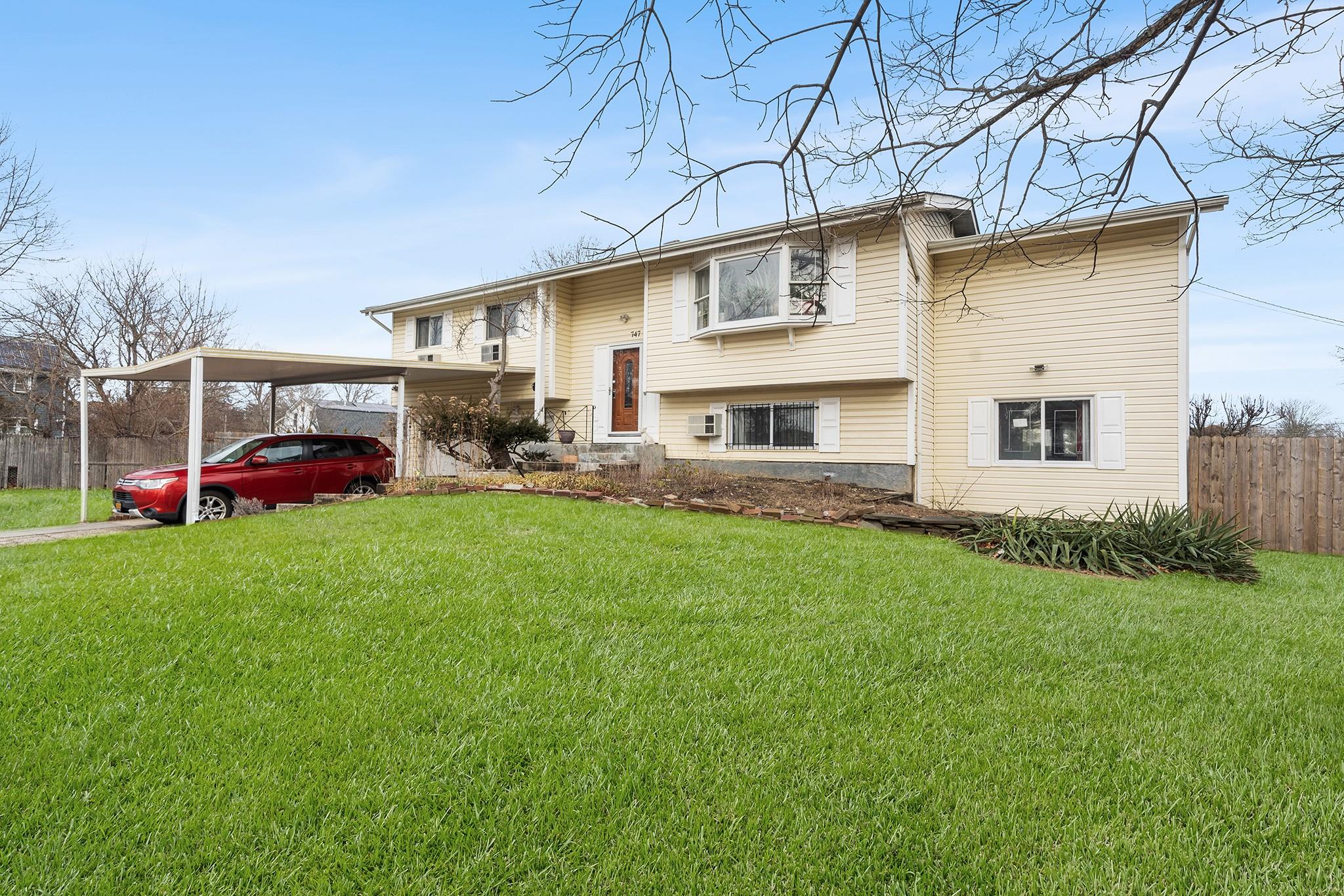 747 Broadway, Brentwood, New York image 1