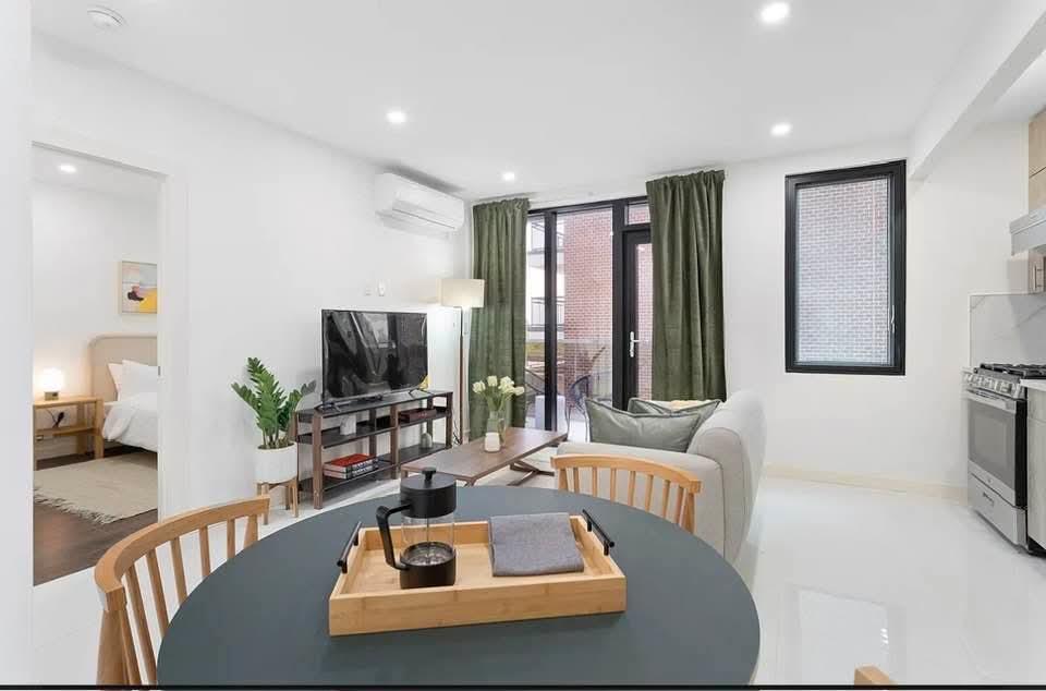 124-28 Queens Blvd 8A