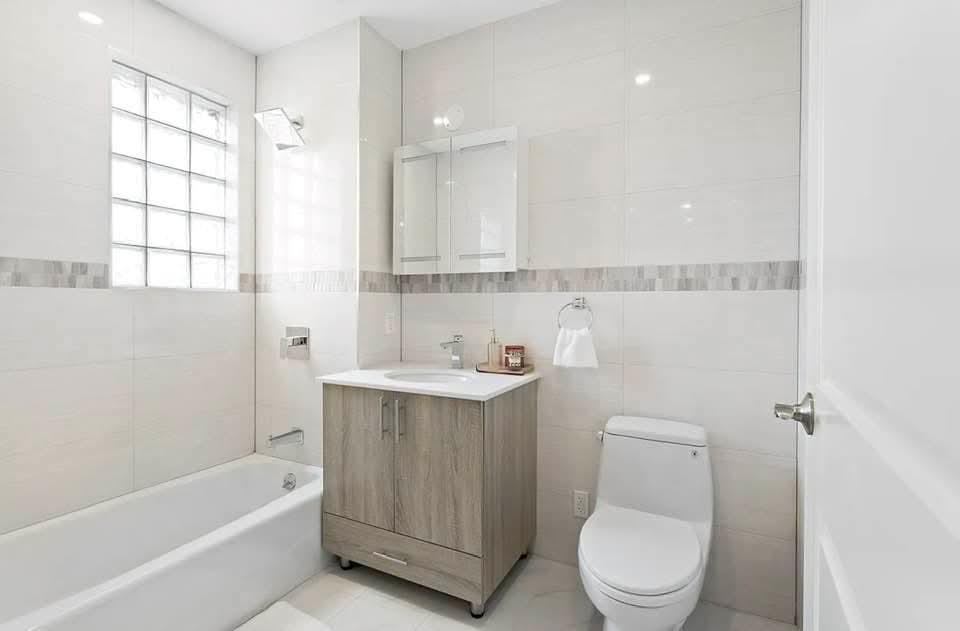 124-28 Queens Blvd 8A