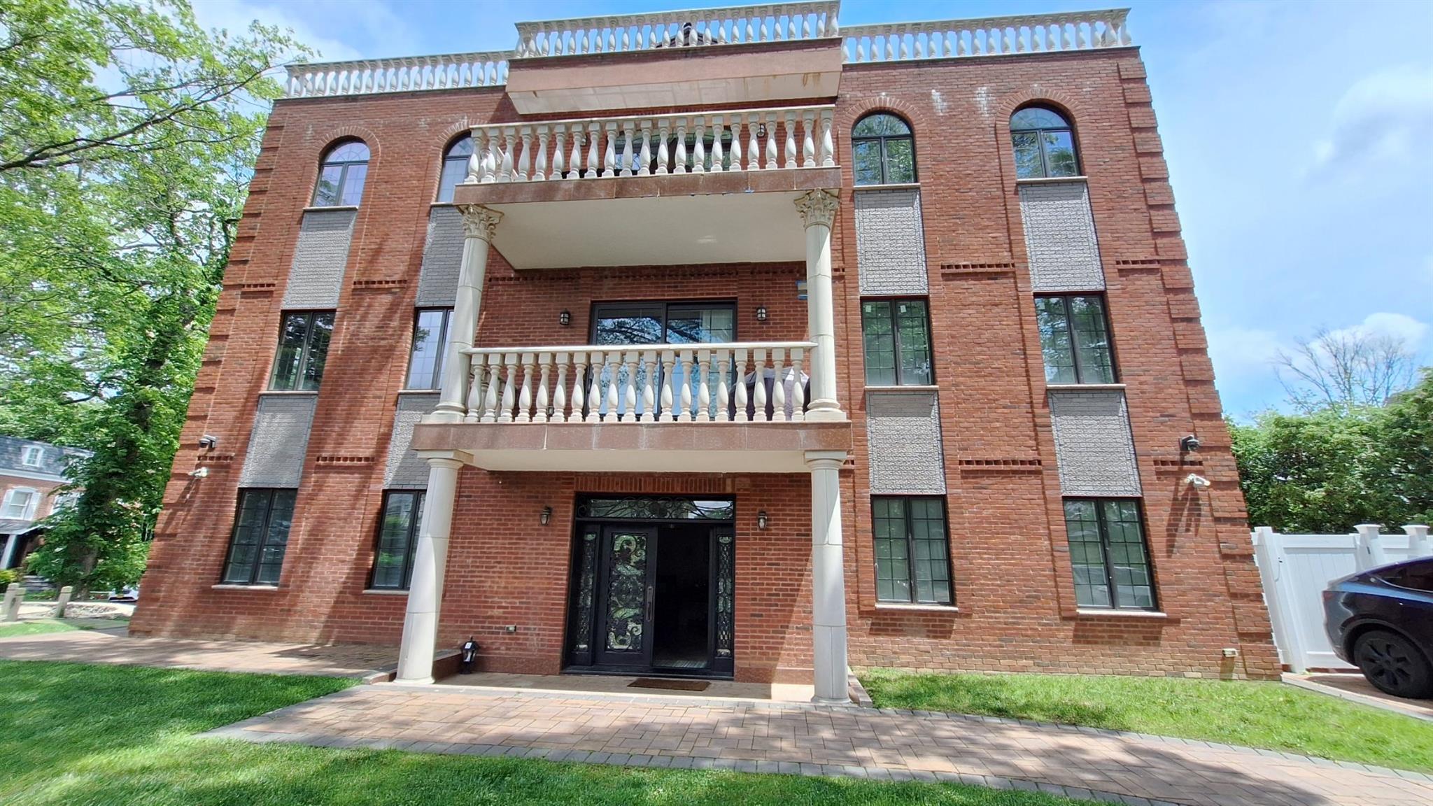 Property for Sale at 214 Streets, Bayside, Queens, NY - Bedrooms: 5 
Bathrooms: 7 
Rooms: 15  - $2,990,000