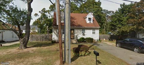 11 Holbrook Street Bay Shore NY 11706