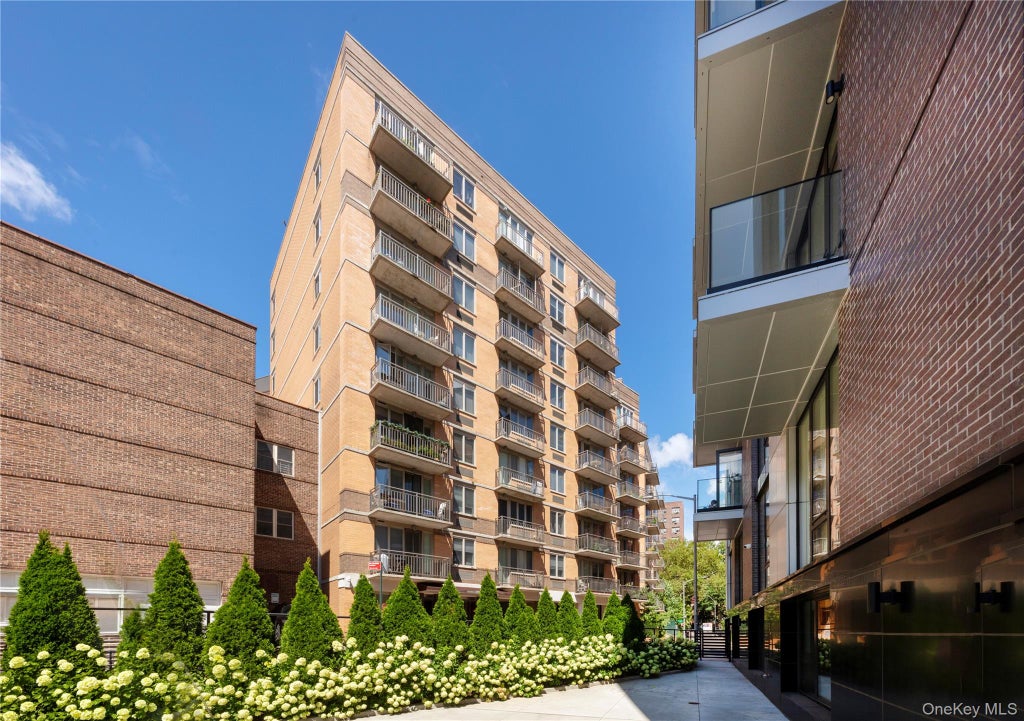 Photo of 116-11 Curzon Road #4C, Kew Gardens, NY 11418 (MLS # 1047578)