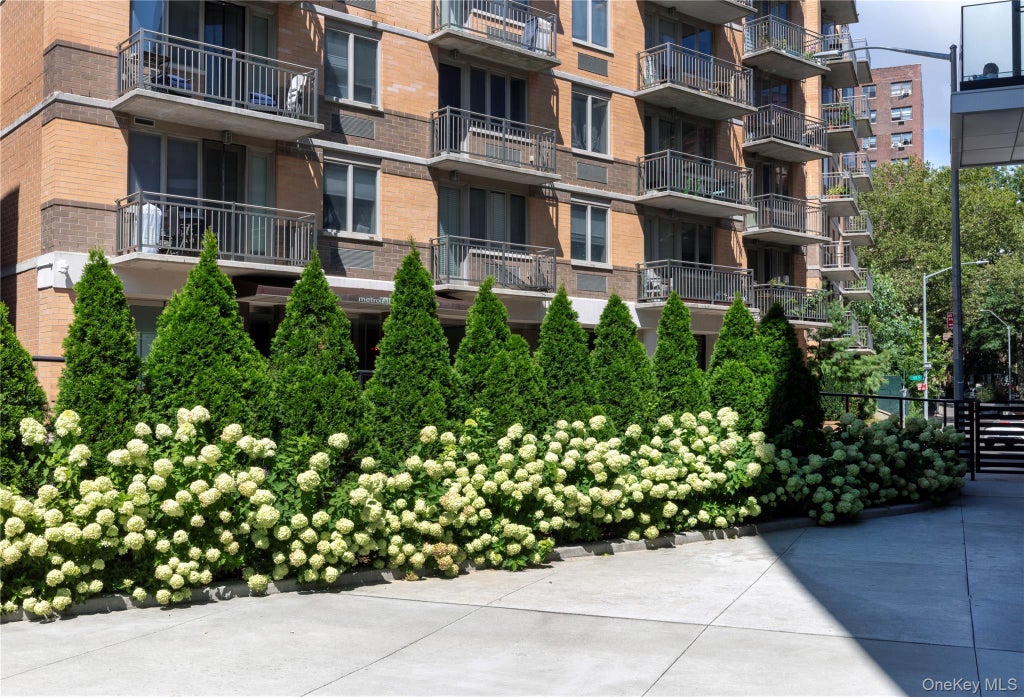 Photo of 116-11 Curzon Road #4C, Kew Gardens, NY 11418 (MLS # 1047578)