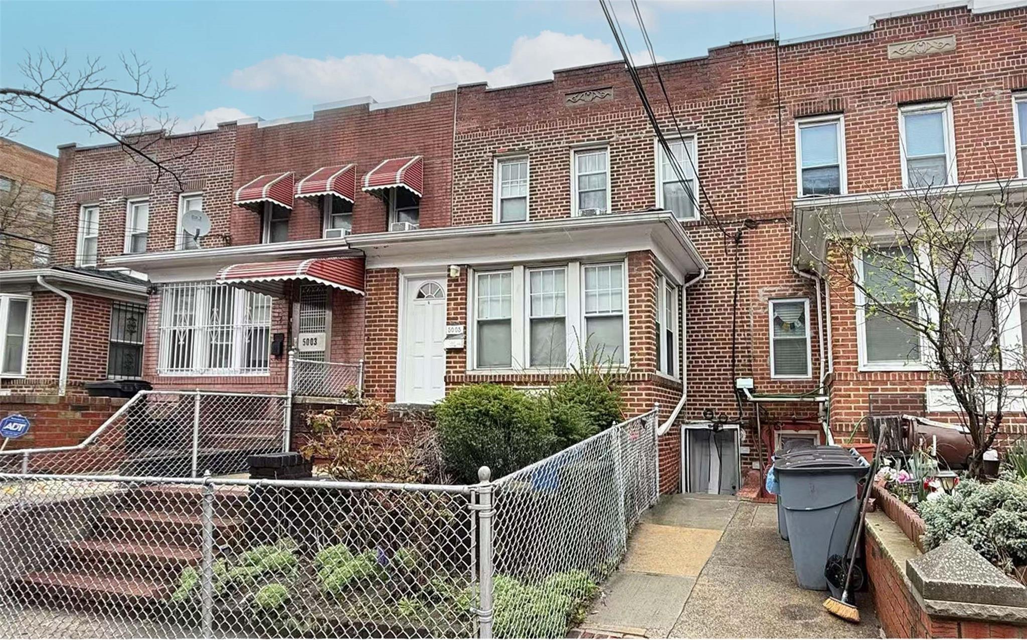 Property for Sale at 46th Street, Woodside, Queens, NY - Bedrooms: 4 
Bathrooms: 3 
Rooms: 9  - $1,158,000