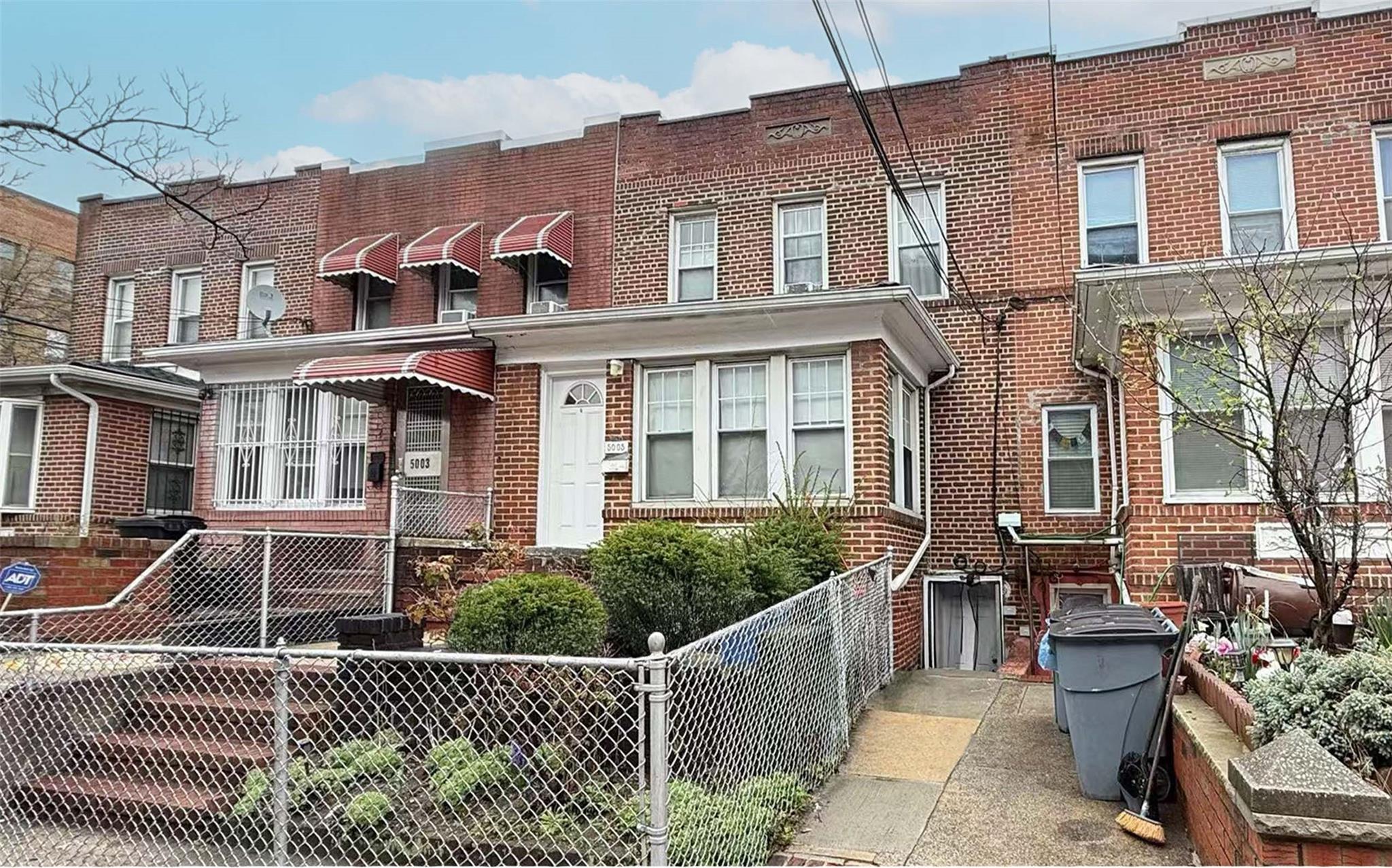 Property for Sale at 46th Street, Woodside, Queens, NY - Bedrooms: 4 
Bathrooms: 3 
Rooms: 9  - $1,158,000