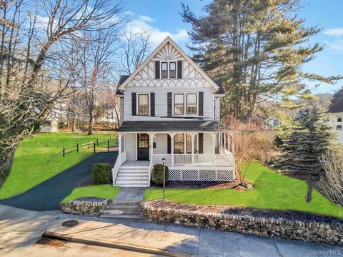 204 Myrtle Avenue Port Jefferson NY 11777