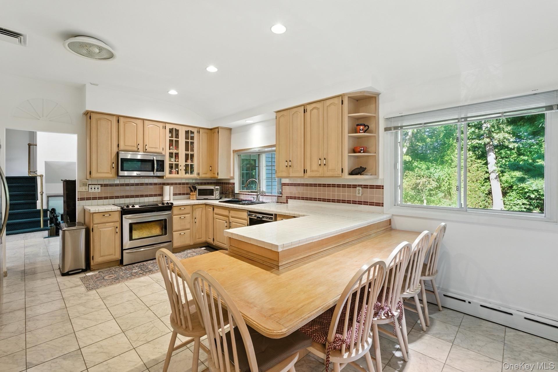 1030 Lakeshore Drive