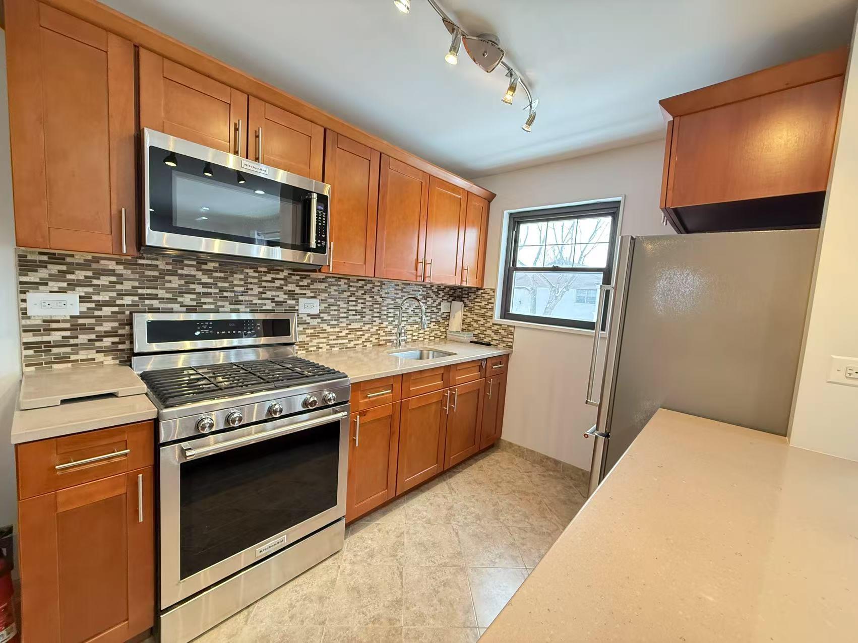67-49 136th St St #B, Kew Garden Hills, New York image 6