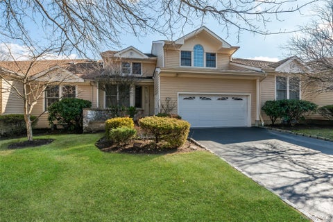 Homes For Sale - 163 Doral Court<br/> Nassau County, Roslyn, NY 11576