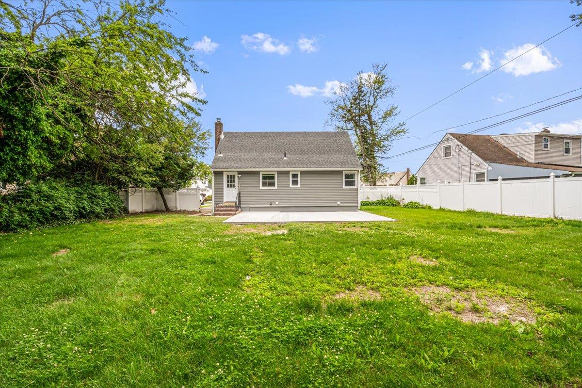 855 Winter Avenue, Uniondale, New York image 2