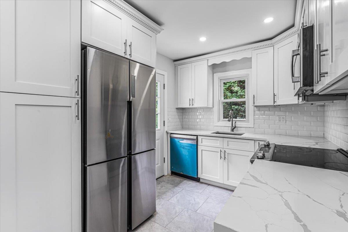 855 Winter Avenue, Uniondale, New York image 3