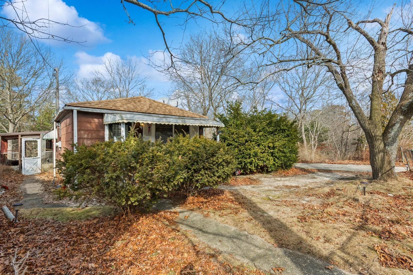 5523 Expressway Drive, Holtsville, New York image 16