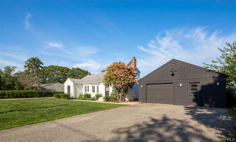 Photo of 13 Tarkettle Road, Shelter Island, NY 11964 (MLS # 922865)