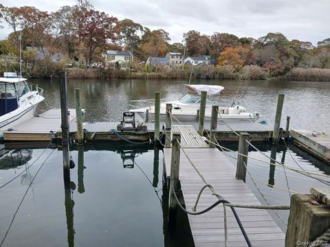 Homes For Sale - 65 Overlook Dr<br/> Mastic, NY 11950