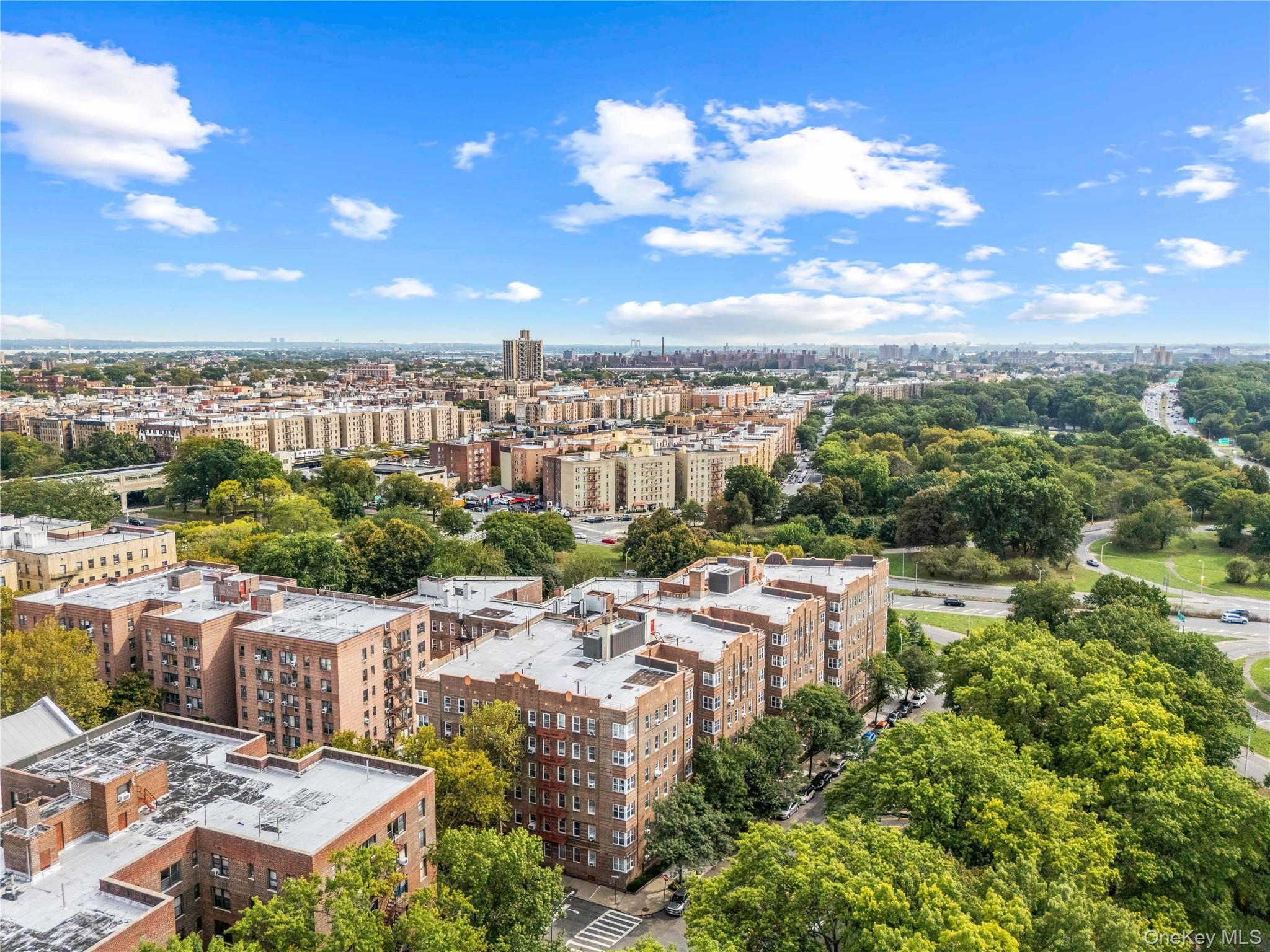 601 Pelham Parkway North 305