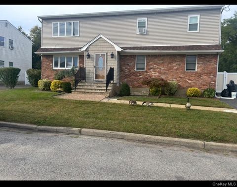 3531 Shore Place Seaford NY 11783