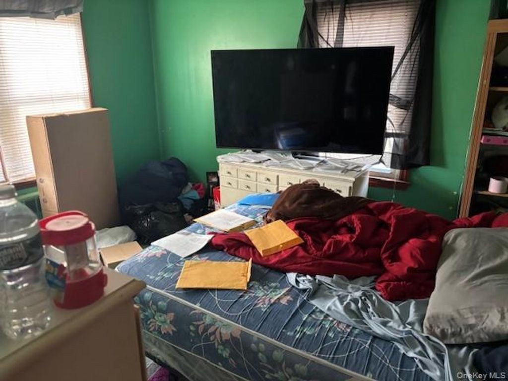 Photo of 364 Hamilton Avenue, Riverhead, NY 11901 (MLS # 949559)