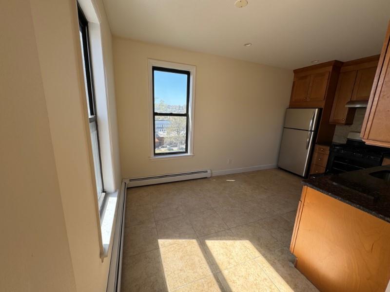 30 N Terrace Avenue 2R
