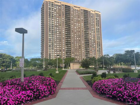 Photo of 26910 Grand Central Parkway #9R, Floral Park, NY 11005 (MLS # 919448)