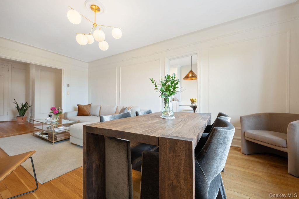 Scarsdale, New York 10583, United States, 2 Bedrooms Bedrooms, ,1 BathroomBathrooms,Residential,Active,201909