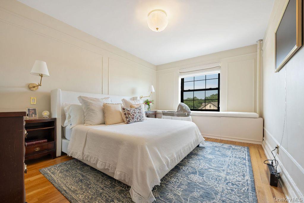 Scarsdale, New York 10583, United States, 2 Bedrooms Bedrooms, ,1 BathroomBathrooms,Residential,Active,201909