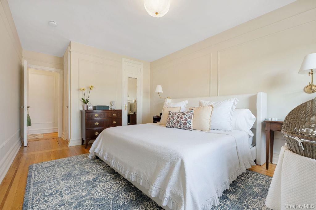 Scarsdale, New York 10583, United States, 2 Bedrooms Bedrooms, ,1 BathroomBathrooms,Residential,Active,201909