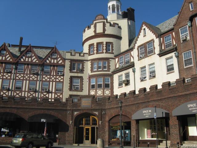 Scarsdale, New York 10583, United States, 2 Bedrooms Bedrooms, ,1 BathroomBathrooms,Residential,Active,201909