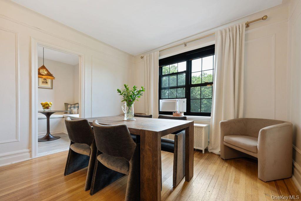 Scarsdale, New York 10583, United States, 2 Bedrooms Bedrooms, ,1 BathroomBathrooms,Residential,Active,201909