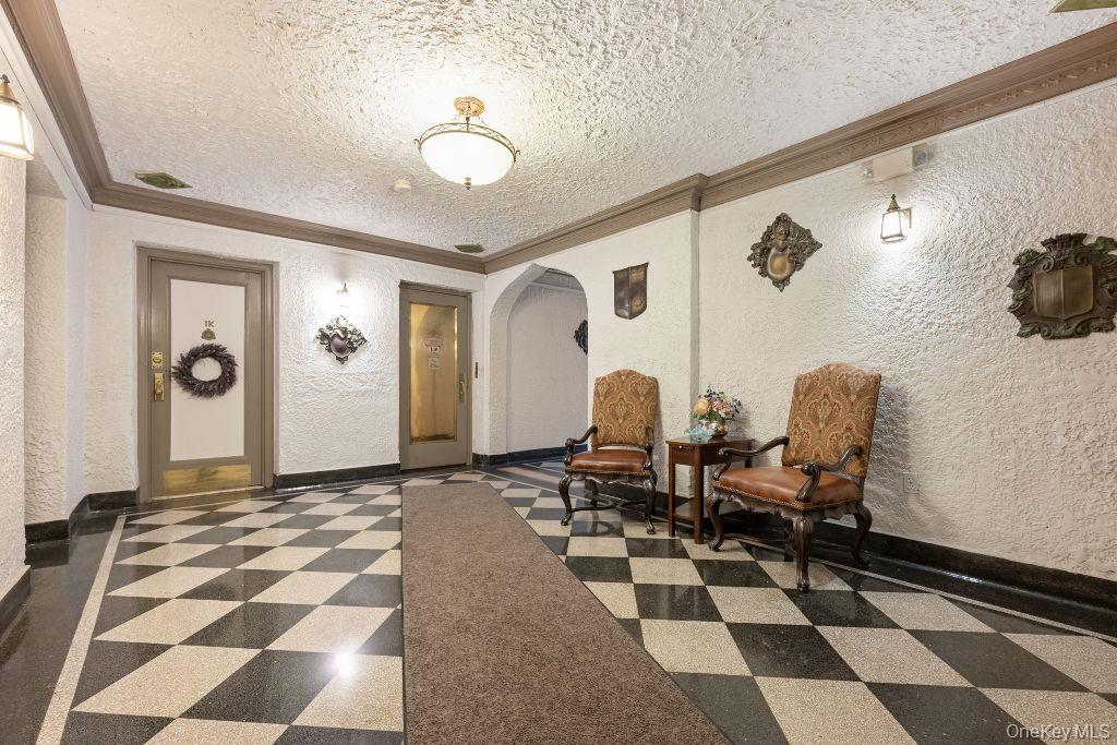 Scarsdale, New York 10583, United States, 2 Bedrooms Bedrooms, ,1 BathroomBathrooms,Residential,Active,201909